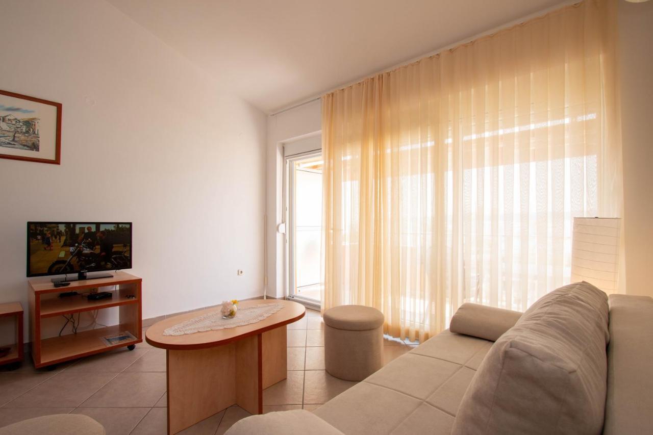 Apartments Matas Sukosan Exterior photo