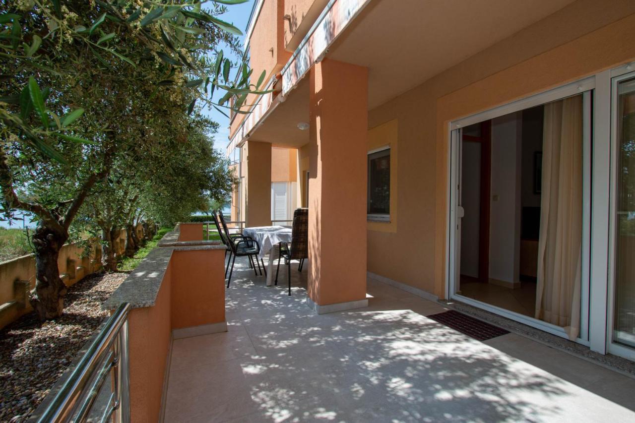 Apartments Matas Sukosan Exterior photo